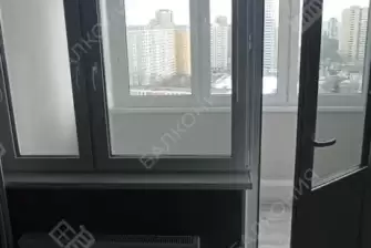 Установка системы холодного остекления на балконе