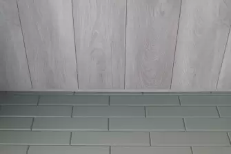 Остекление и отделка балкона Сапожок