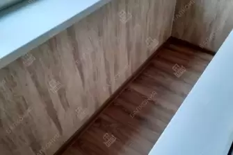 Холодное остекление и отделка П-образного балкона