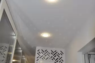 Остекление балкона в серии дома 01-ПЗ с утеплением и отделкой