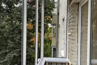 Отделка и остекление П-образного балкона без утепления, в кирпичном доме