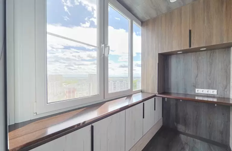 Создание кабинета и места хранения на лоджии 